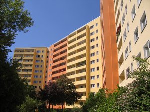 kolorowy apartament wieżowiec
